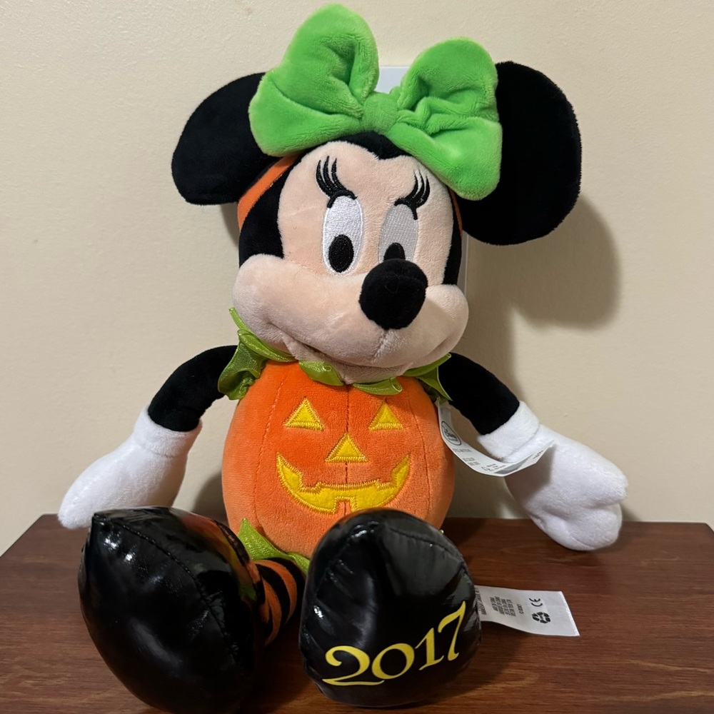 2017 Disney collection Halloween Minnie Mouse